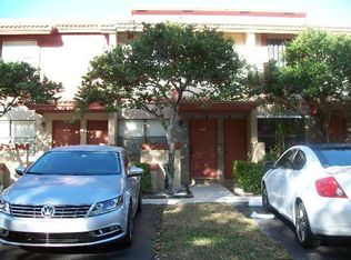 9793 Riverside Dr, Coral Springs, FL 33071