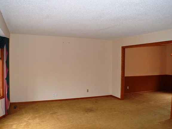 5th image of 4665 Cottonwood Ln N