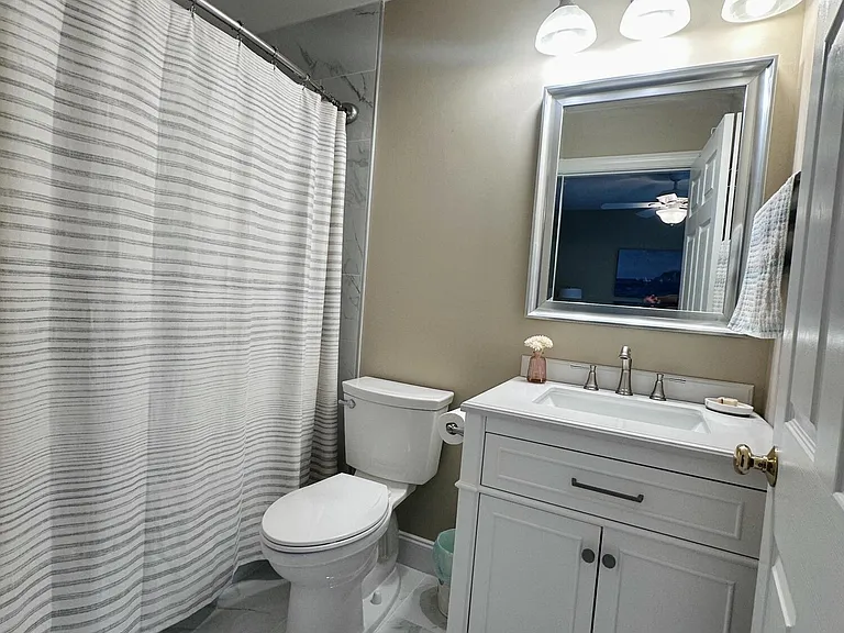 512 Abby Rd — Photo 14