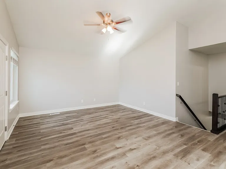 1681 E Tumwater Ln — Photo 4