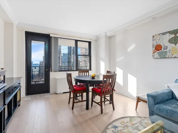 165 West 66th Street image 3 of 14
