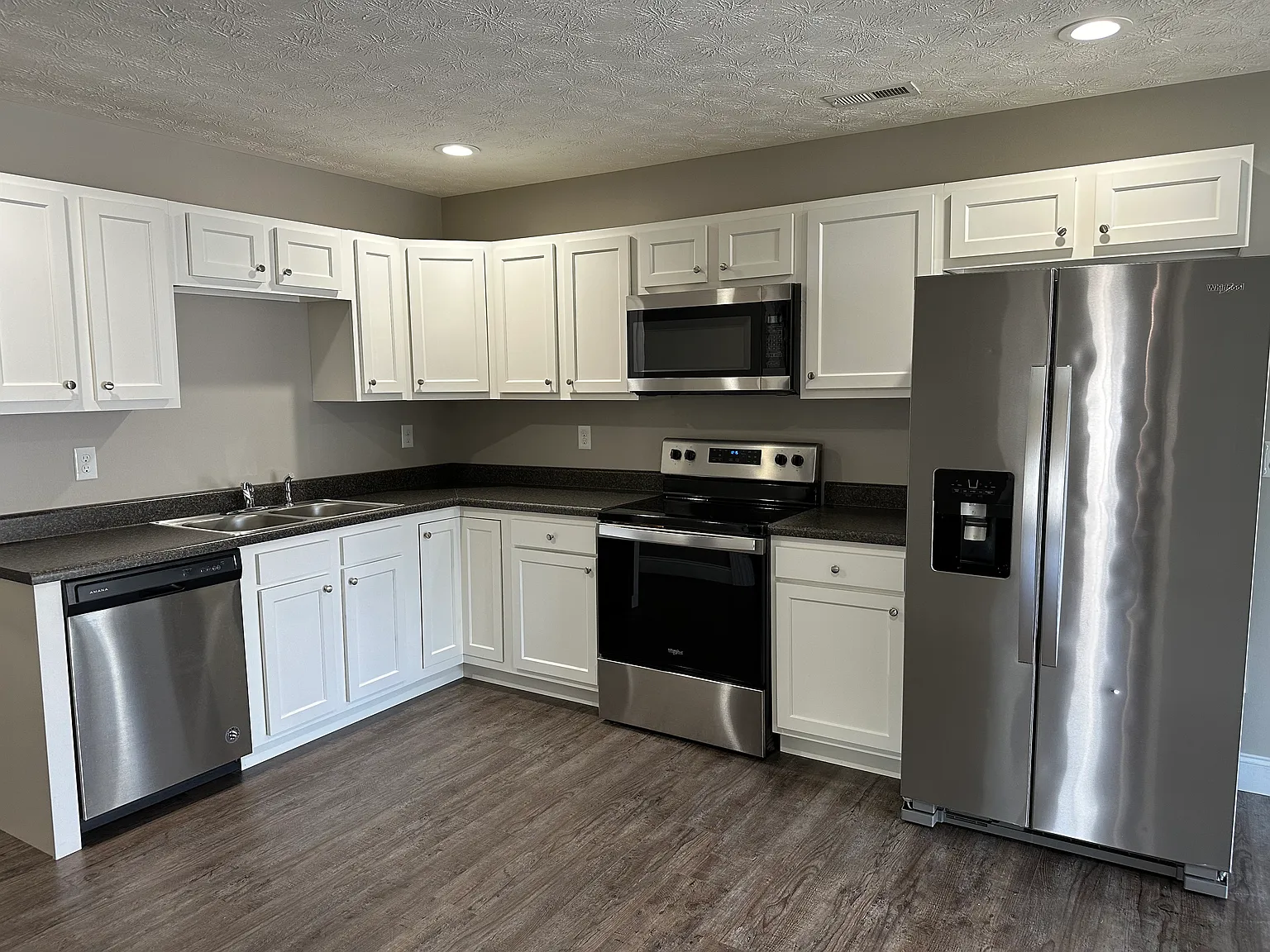 2 bed, 960 sqft, $1,095 — Photo 2