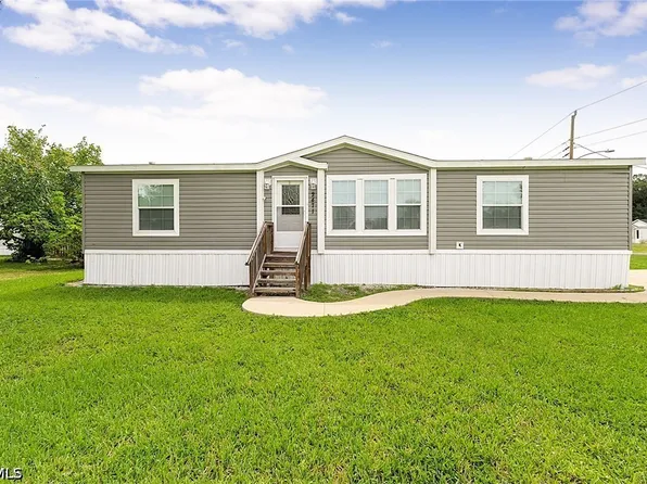 2471 Brownell Ct, North Fort Myers, FL 33917