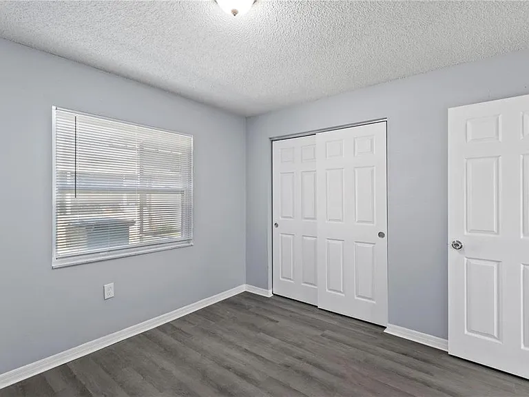1703 Birchwood Cir #1-1703 — Photo 6