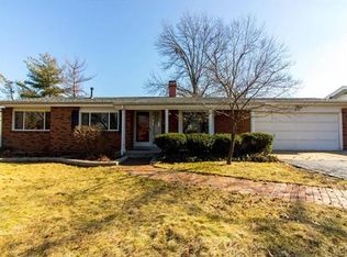 972 Orchard Lakes Dr, Saint Louis, MO 63146