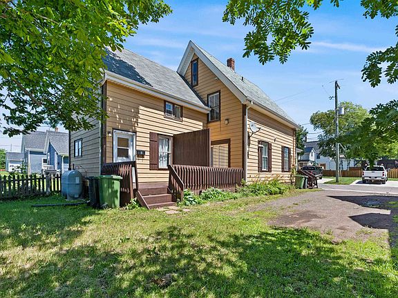 4th image of 26 Cedar St