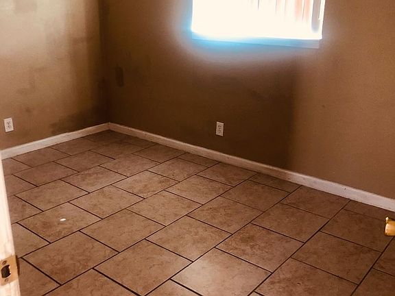 2nd image of 524 Texas St NE APT 3