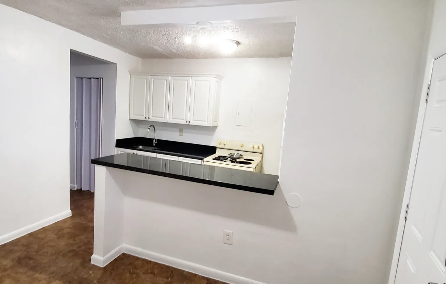 DOWNTOWN VILLAS LLC — Photo 2