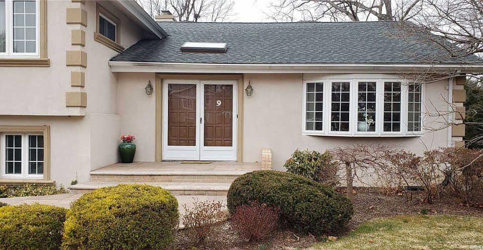1st image of 9 Peacock Dr