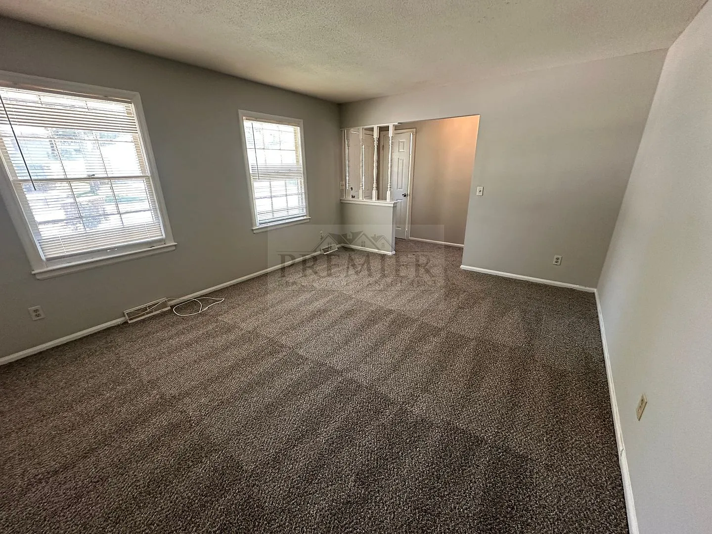 4 bd/1.5 ba house Rent $1550 -11808 Smalley Ave, Kansas City, MO 64134 — Photo 3