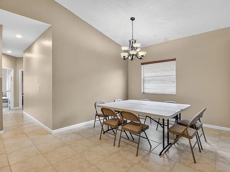 3511 NW 4th Ave — Photo 23