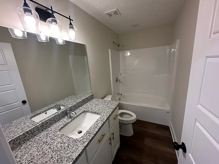 58 Frostwood Cv — Photo 10