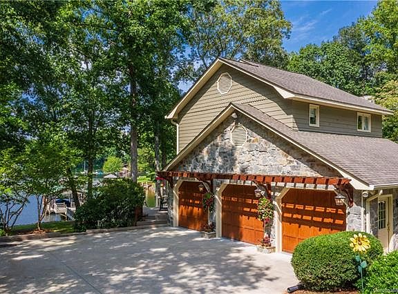 2nd image of 4587 Welborn Dr