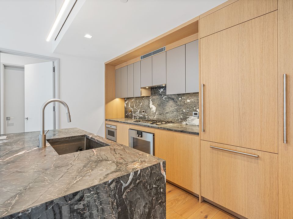 1st image of 101 W 14th St #3C