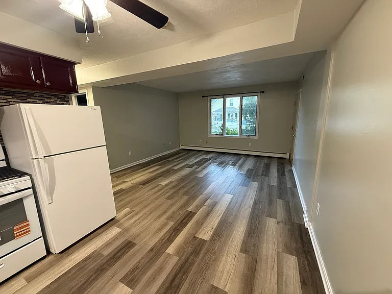 49 Ridge St #2 — Photo 8