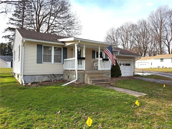 2631A School St, Corfu, NY 14036