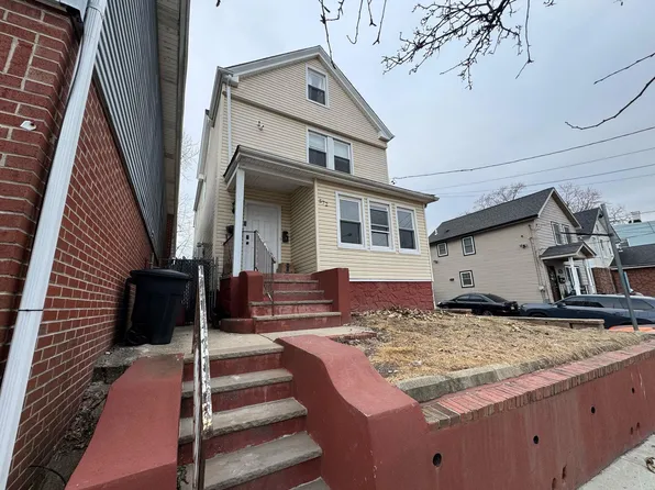 572 Christopher St, Orange, NJ 07050