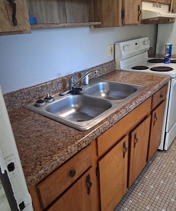 4th image of 728 NE 12th St