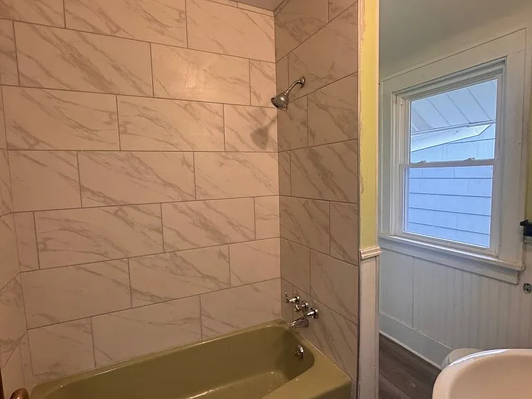 628 W Thomas St — Photo 22