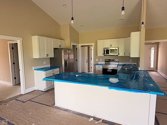 3rd image of 10 Pine Hills Ct