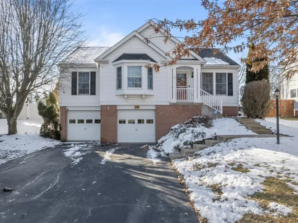 122 Trotwood Dr, Canonsburg, PA 15317