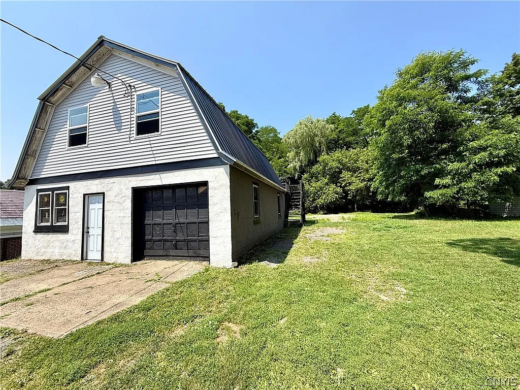 6 bed, 3.0 bath, 3248 sqft, $2,600 — Photo 4