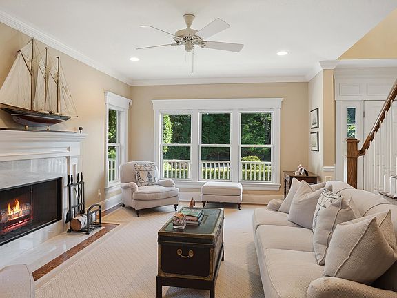 4th image of 37 Post Fields Ln
