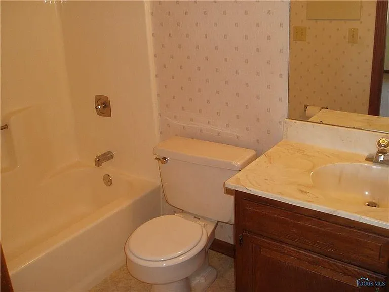 2256 Rockspring Rd #5 — Photo 9