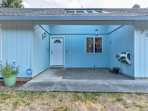 2nd image of 205 NW Loan Pl