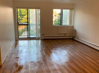 7140 160th St APT 1A, Fresh Meadows, NY 11365