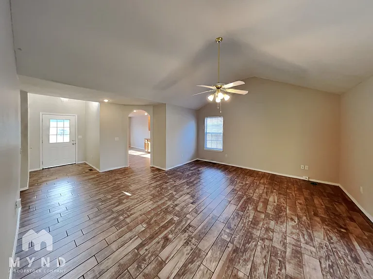 711 N Jonathan Ave — Photo 8