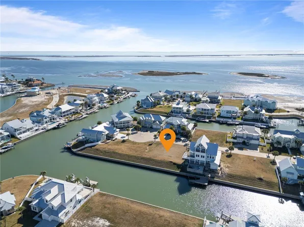 1026 Saint John Ct, Aransas Pass, TX 78336