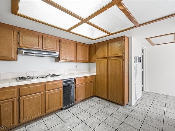 5th image of 615 Cervantes Dr