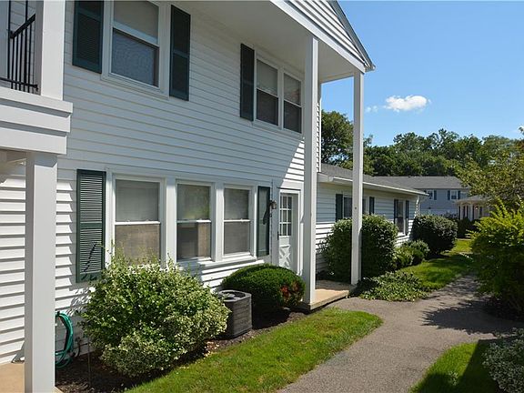 3rd image of 30 Heron Way N