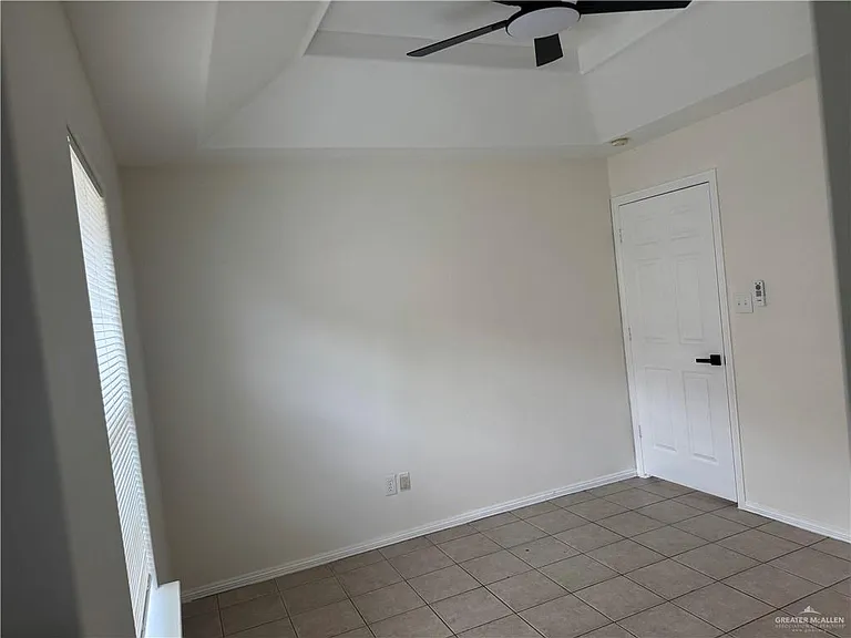 512 E Upas Ave #1 — Photo 8