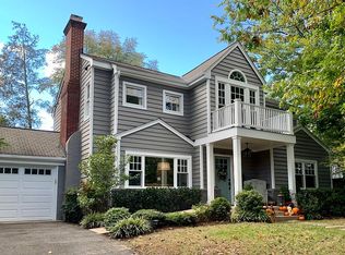 603 Oak Haven Dr, Falls Church, VA 22046