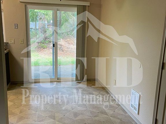 5th image of 3217 SE Goldmaur Ct #B