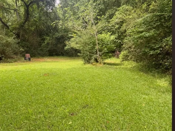 814 W Hamlett St, Palestine, TX 75803