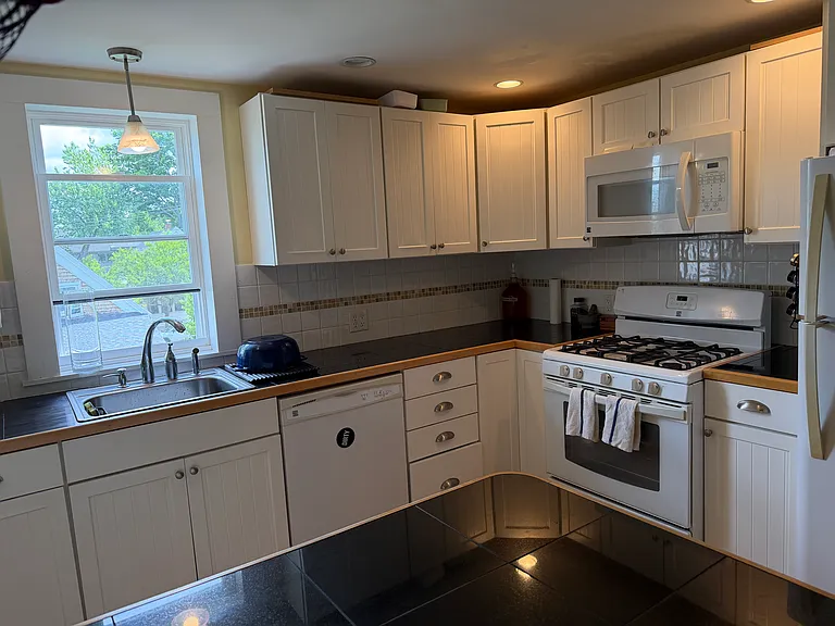 40 Emerson St — Photo 6