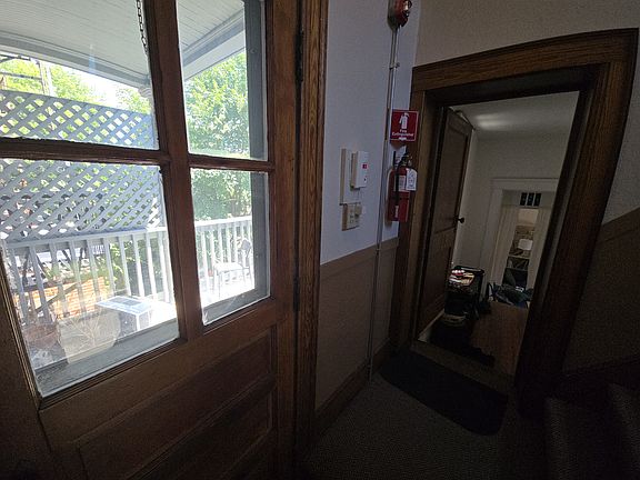Entrance, balcony