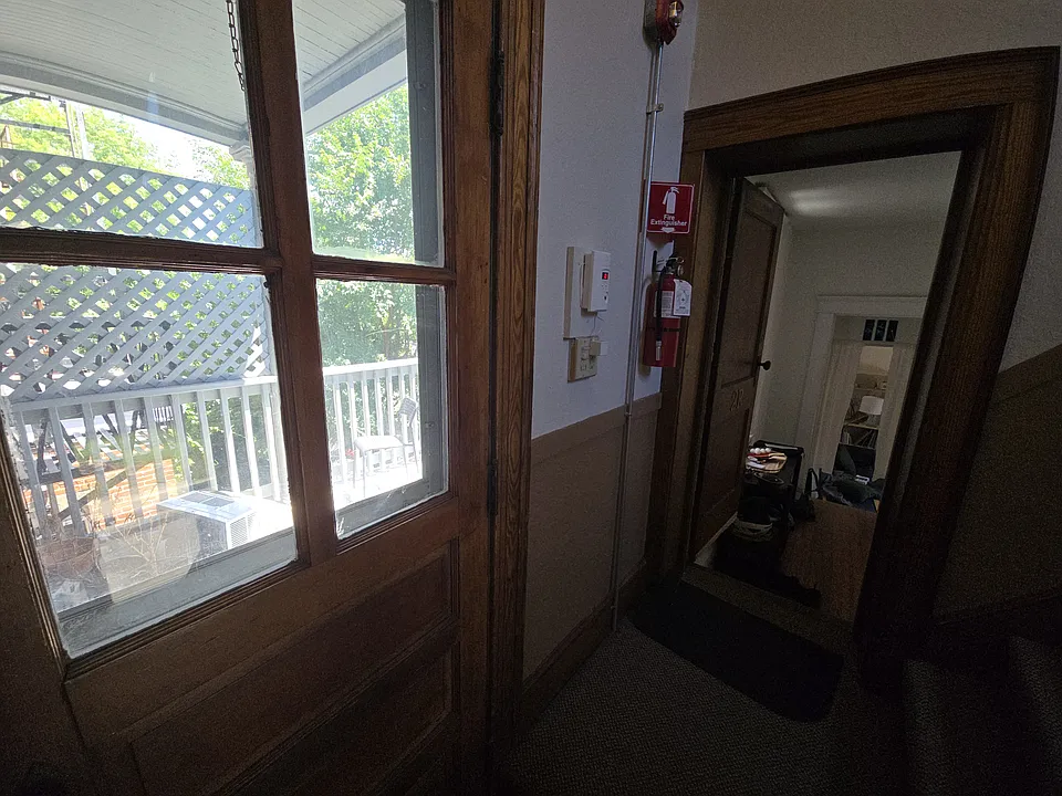 Entrance, balcony