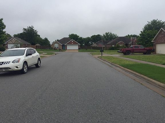 5th image of 1327 N Shetland Dr