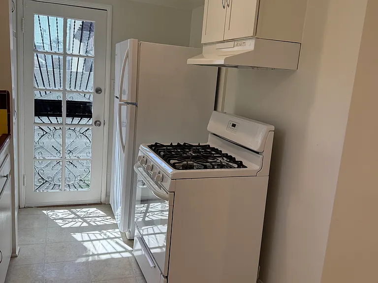 2743 S Mansfield Ave #2743 — Photo 8
