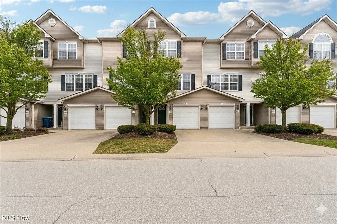 3769 Freedom Pl photo 1