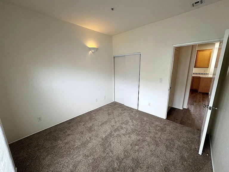 1073 N Ventura Ave #&-32 — Photo 15