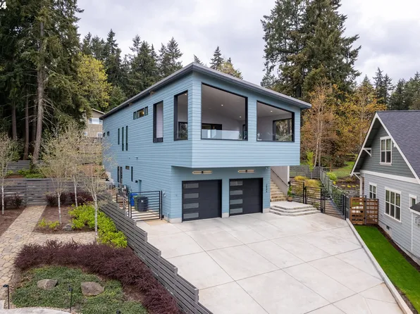 2484 Panorama Dr, Eugene, OR 97405