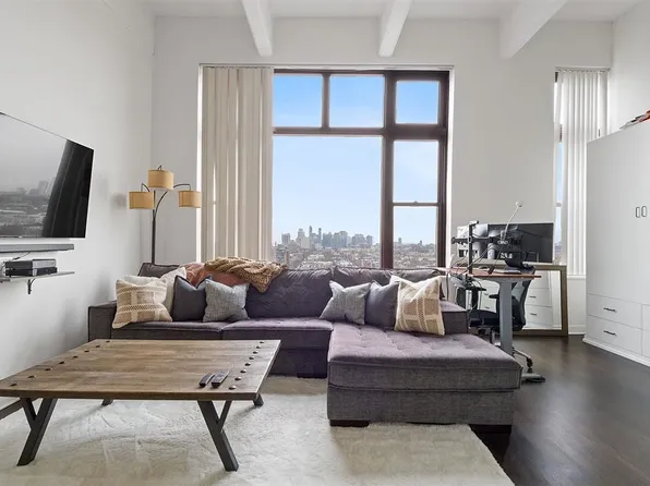 1500 Hudson Street image 1 of 40