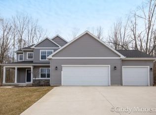 4533 Amazon Dr, Lowell, MI 49331