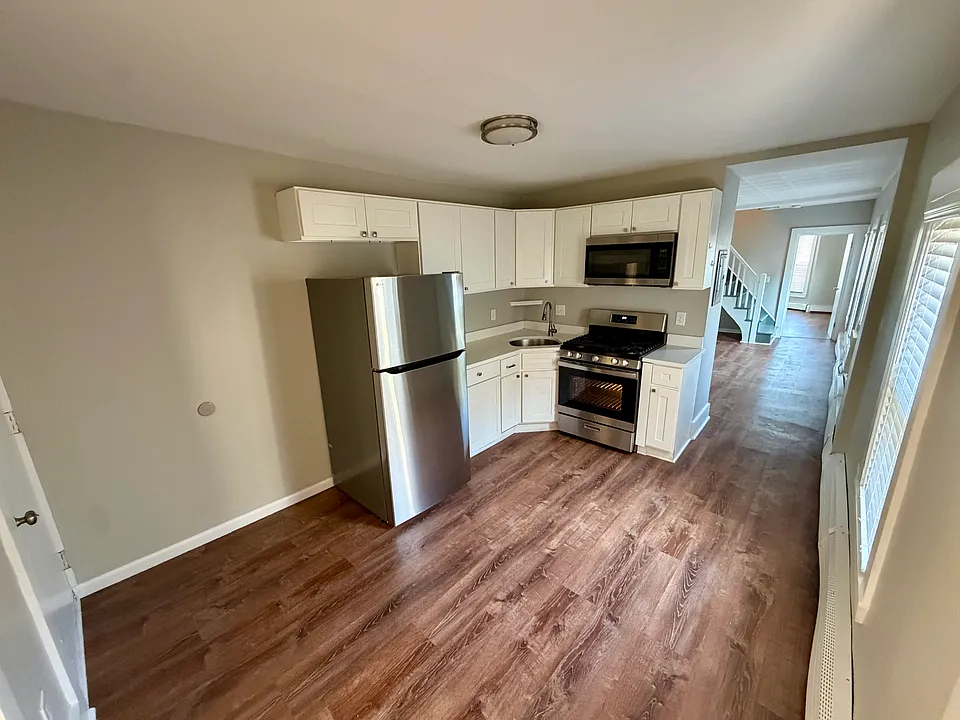 68 Temple St #2