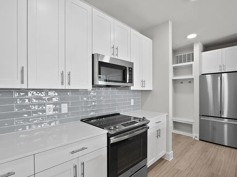 Lenox Bayside — Photo 31